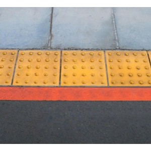 Тротуарна плитка Тактильна Усічена піраміда 30х30 см, сіра